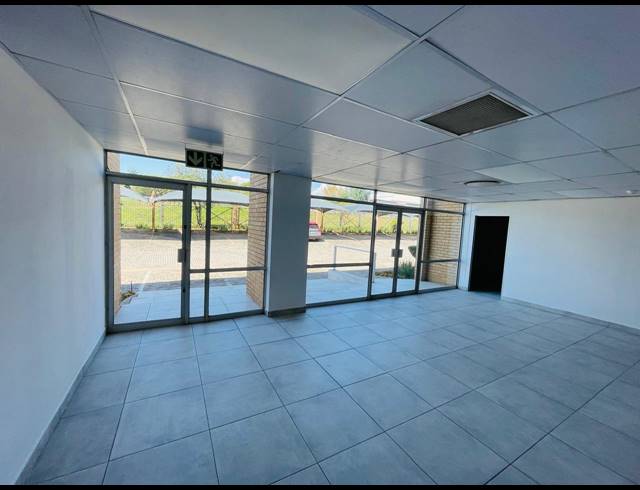 2,300M² OFFICE TO LET IN MIDRIDGE PARK